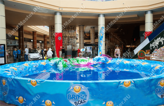 бассейн в торговом центре
